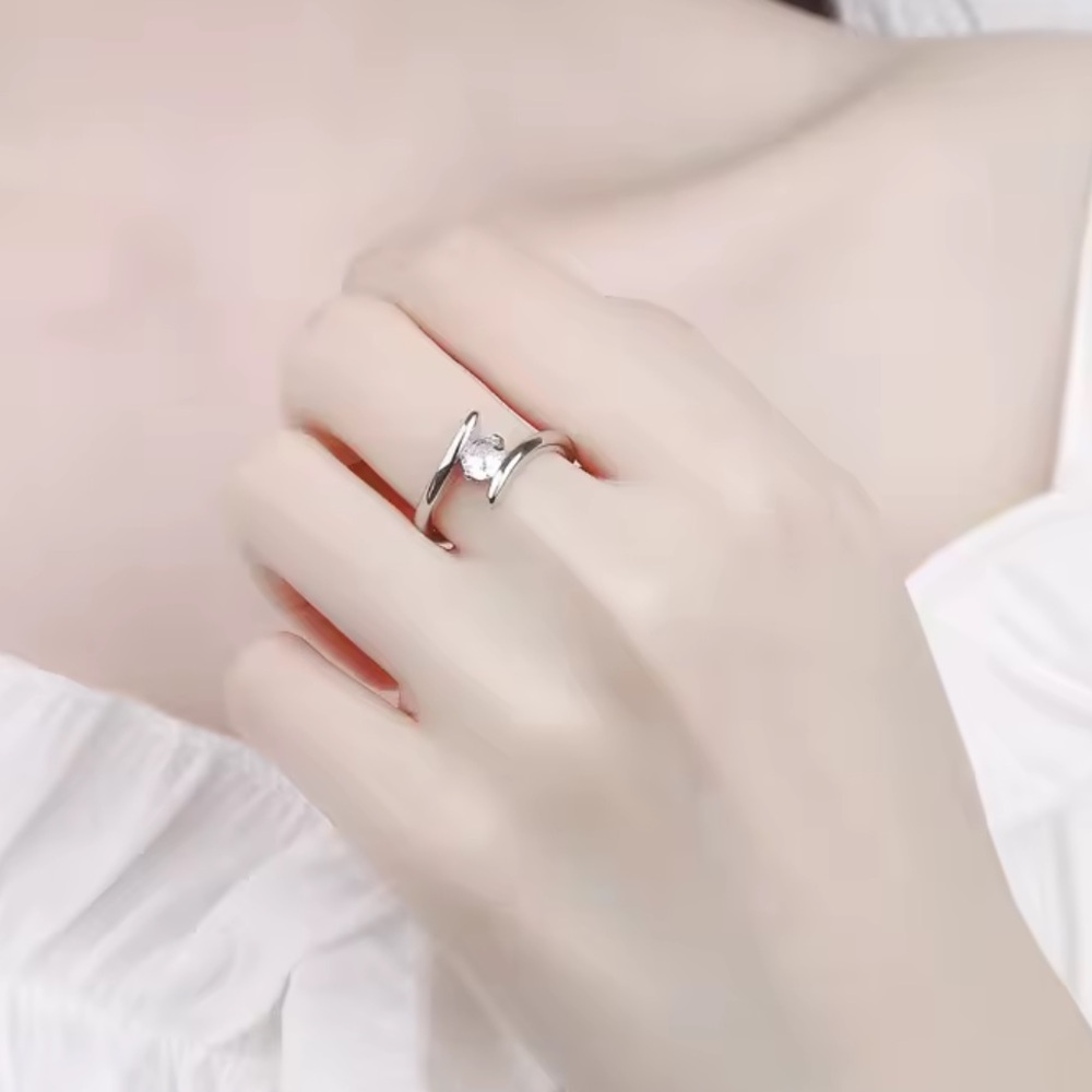 Elegant  .925 Silver Women's Ring size 6